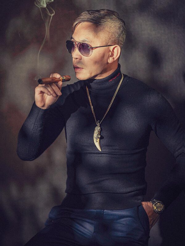1-cigars-and-men-qiye